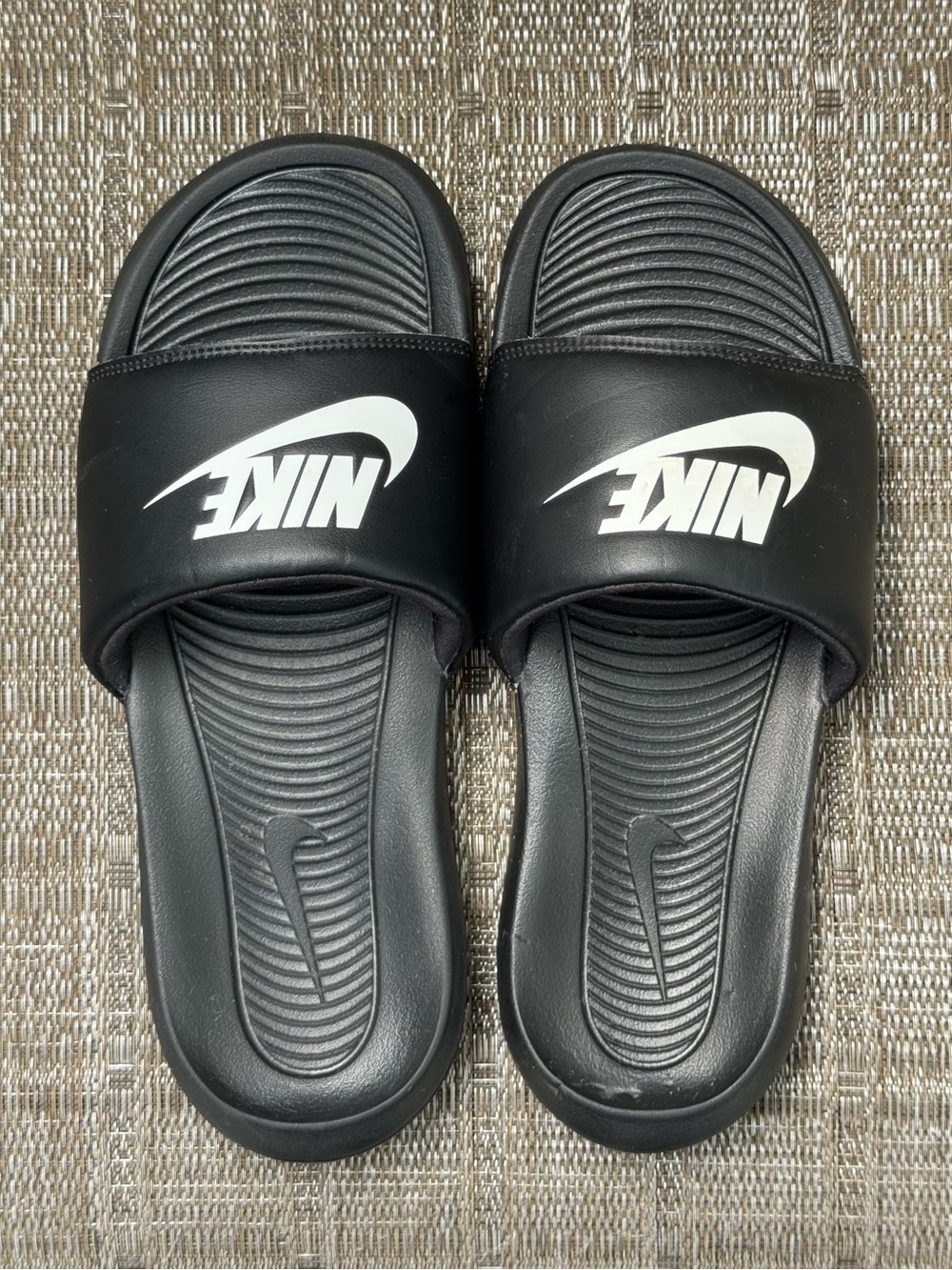 Nike Victori One Slides Black Size 9 GUC!